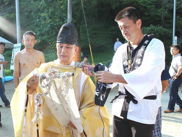 【綾部八幡神社】旗下ろし神事の画像